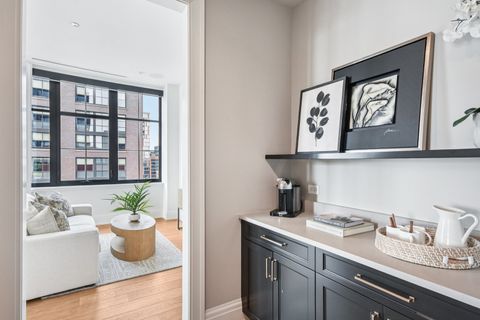 Tiny photo for 1109 W WASHINGTON Boulevard #8A, Chicago, IL 60607 (MLS # 12519158)