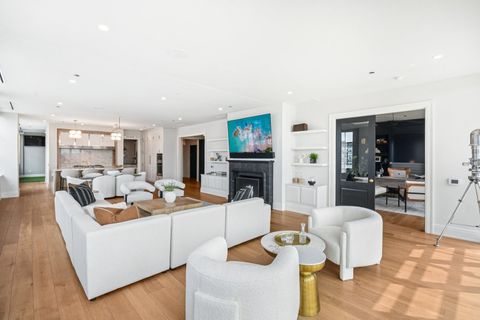 Tiny photo for 1109 W WASHINGTON Boulevard #8A, Chicago, IL 60607 (MLS # 12519158)