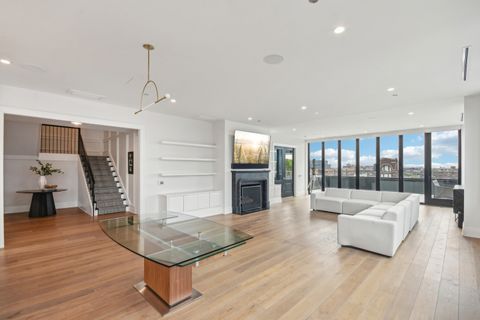 Tiny photo for 1109 W WASHINGTON Boulevard #8A, Chicago, IL 60607 (MLS # 12519158)