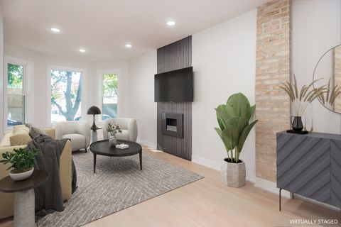 Tiny photo for 2644 W Wellington Avenue, Chicago, IL 60618 (MLS # 12501030)