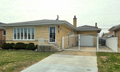 Photo of 8517 W CARMEN Avenue, Chicago, IL 60656 (MLS # 12669547)