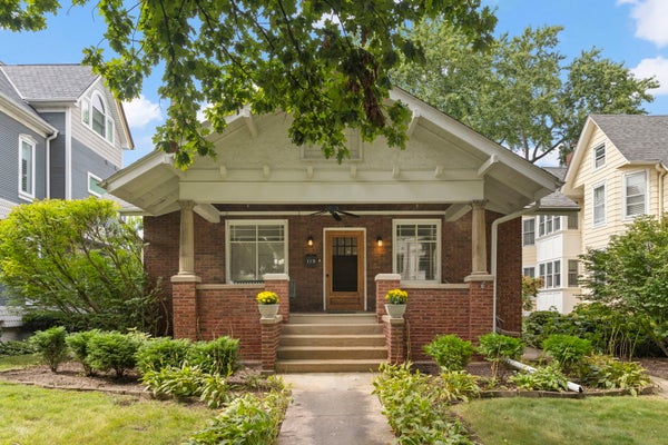 115 N WRIGHT ST, NAPERVILLE, IL 60540 - Image eea8ff4735f1d4ebf0dd317e971002f2/635842824