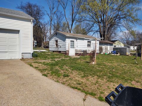 Tiny photo for 306 South 4th Street, Vienna, IL 62995 (MLS # 12584388)