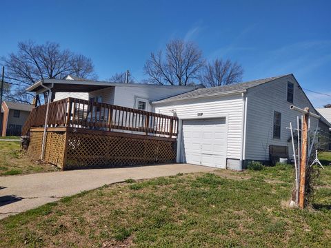 Tiny photo for 306 South 4th Street, Vienna, IL 62995 (MLS # 12584388)