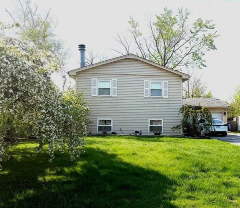 Photo of 3435 Tamarind Drive, Northbrook, IL 60062 (MLS # 12626625)