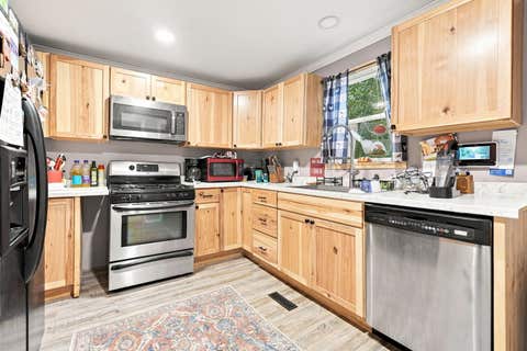 Tiny photo for 1808 E 12TH Street, Davenport, IA 52803 (MLS # 12733911)