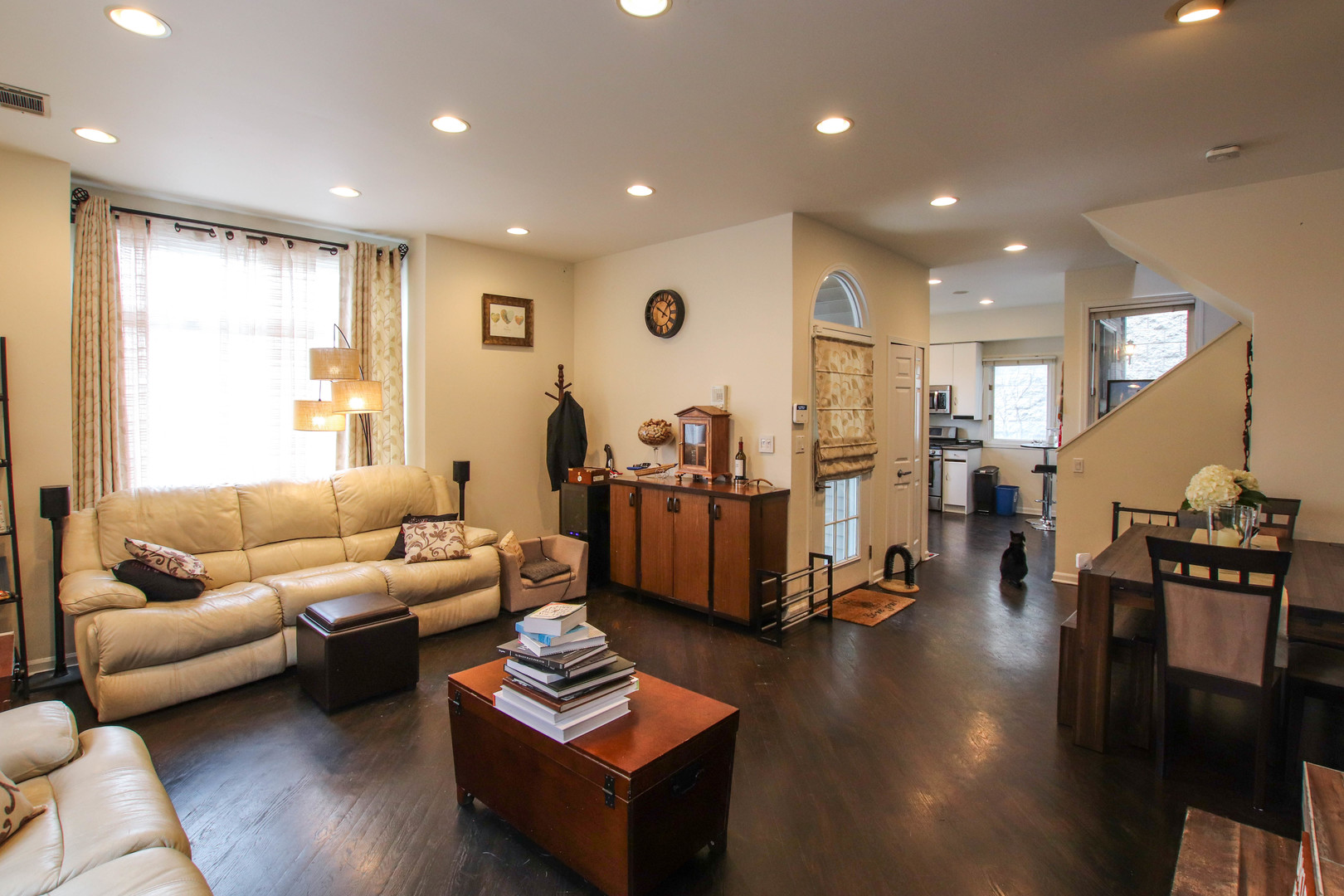 2140 N WINCHESTER Avenue 12