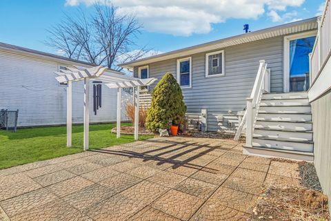 Tiny photo for 316 Bedford Road, Bolingbrook, IL 60440 (MLS # 12427642)