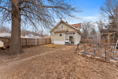 Tiny photo for 606 Indian Road, Davenport, IA 52802 (MLS # 12583467)