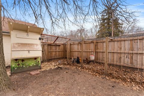 Tiny photo for 606 Indian Road, Davenport, IA 52802 (MLS # 12583467)