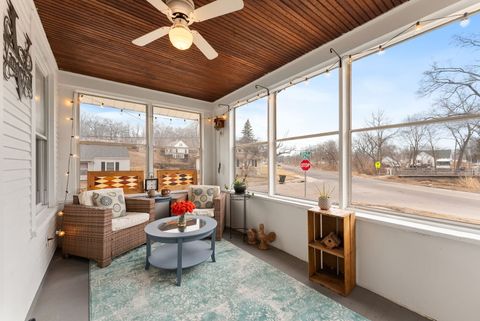 Tiny photo for 606 Indian Road, Davenport, IA 52802 (MLS # 12583467)