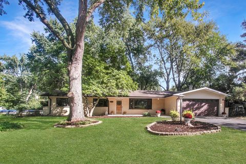 1623 Indian Hill Drive Roselle IL 60172