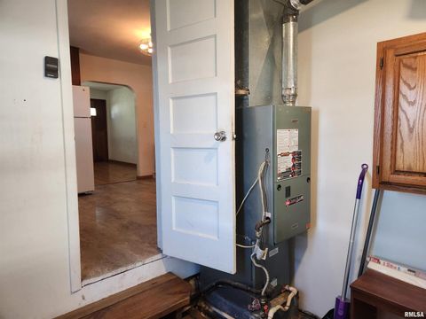 Tiny photo for 510 N MAIN Street, Woodlawn, IL 62898 (MLS # EB459915)