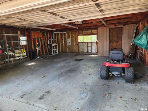 Tiny photo for 510 N MAIN Street, Woodlawn, IL 62898 (MLS # EB459915)