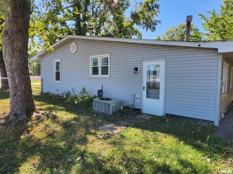 Tiny photo for 510 N MAIN Street, Woodlawn, IL 62898 (MLS # EB459915)