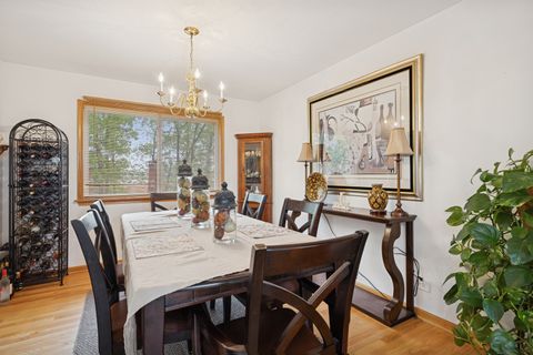 Tiny photo for 4 W Tall Oak Drive, Hainesville, IL 60073 (MLS # 12463378)