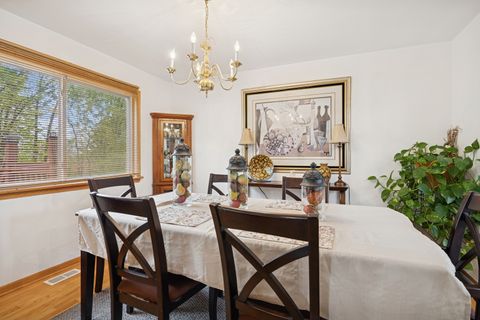 Tiny photo for 4 W Tall Oak Drive, Hainesville, IL 60073 (MLS # 12463378)