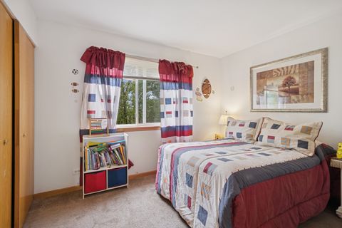 Tiny photo for 4 W Tall Oak Drive, Hainesville, IL 60073 (MLS # 12463378)