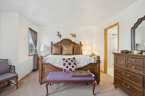 Tiny photo for 4 W Tall Oak Drive, Hainesville, IL 60073 (MLS # 12463378)