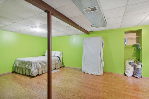 Tiny photo for 4 W Tall Oak Drive, Hainesville, IL 60073 (MLS # 12463378)