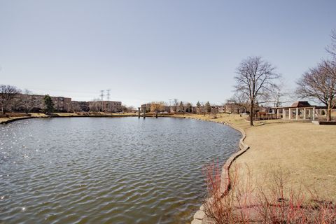Tiny photo for 1101 S Hunt Club Drive #403, Mount Prospect, IL 60056 (MLS # 12635173)