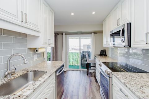 Tiny photo for 1101 S Hunt Club Drive #403, Mount Prospect, IL 60056 (MLS # 12635173)