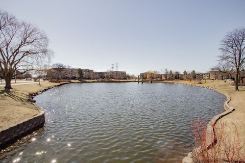 Tiny photo for 1101 S Hunt Club Drive #403, Mount Prospect, IL 60056 (MLS # 12635173)