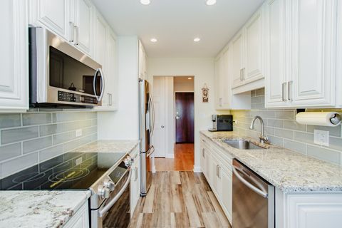 Tiny photo for 1101 S Hunt Club Drive #403, Mount Prospect, IL 60056 (MLS # 12635173)