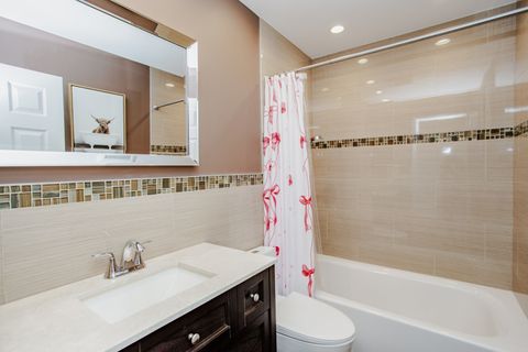 Tiny photo for 1101 S Hunt Club Drive #403, Mount Prospect, IL 60056 (MLS # 12635173)