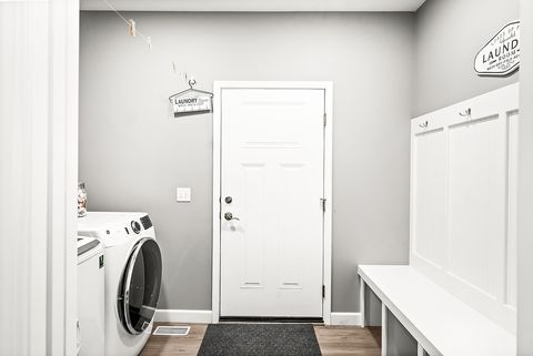 Tiny photo for 3103 Fox Creek Road, Bloomington, IL 61705 (MLS # 12509486)