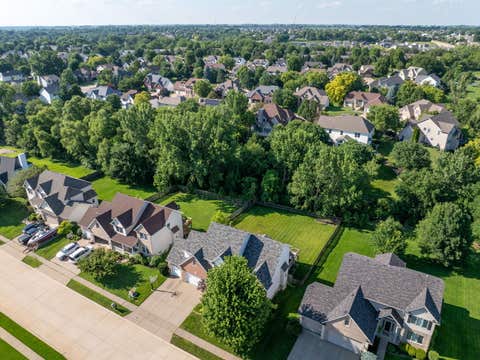Tiny photo for 3212 Summertree Avenue, Bettendorf, IA 52722 (MLS # 12697853)