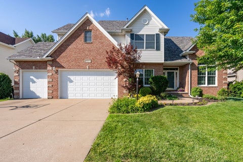 Photo of 3212 Summertree Avenue, Bettendorf, IA 52722 (MLS # 12697853)