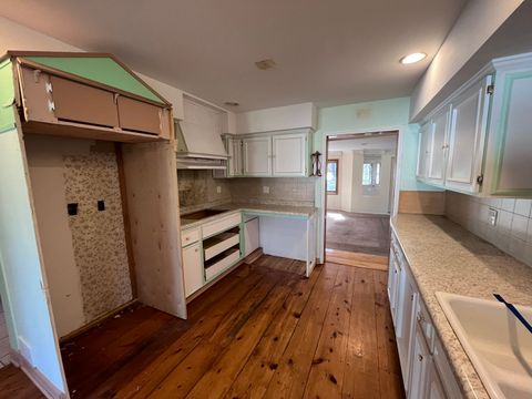 Tiny photo for 1700 E Forest Avenue, Des Plaines, IL 60018 (MLS # 12513559)