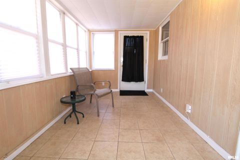 Tiny photo for 1316 FLORENCE Avenue, Clinton, IA 52732 (MLS # QC4269402)