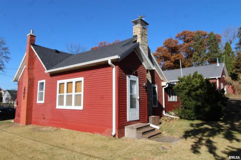 Photo of 1316 FLORENCE Avenue, Clinton, IA 52732 (MLS # QC4269402)