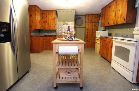 Tiny photo for 1316 FLORENCE Avenue, Clinton, IA 52732 (MLS # QC4269402)