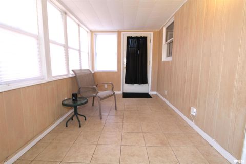 Tiny photo for 1316 FLORENCE Avenue, Clinton, IA 52732 (MLS # QC4269402)