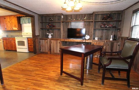 Tiny photo for 1316 FLORENCE Avenue, Clinton, IA 52732 (MLS # QC4269402)