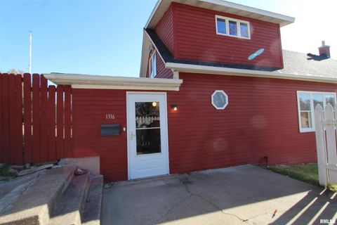 Tiny photo for 1316 FLORENCE Avenue, Clinton, IA 52732 (MLS # QC4269402)