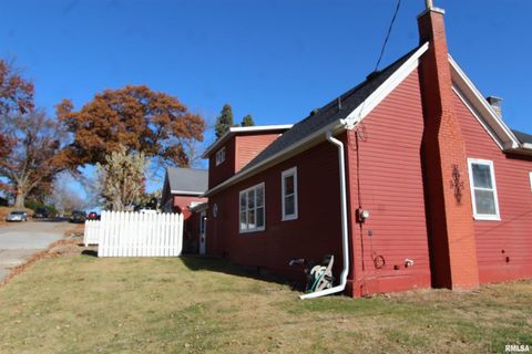 Tiny photo for 1316 FLORENCE Avenue, Clinton, IA 52732 (MLS # QC4269402)