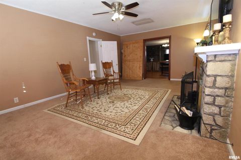 Tiny photo for 1316 FLORENCE Avenue, Clinton, IA 52732 (MLS # QC4269402)