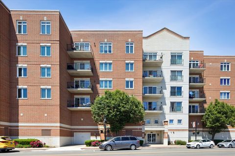 Photo of 8822 BROOKFIELD Avenue #405, Brookfield, IL 60513 (MLS # 12668035)