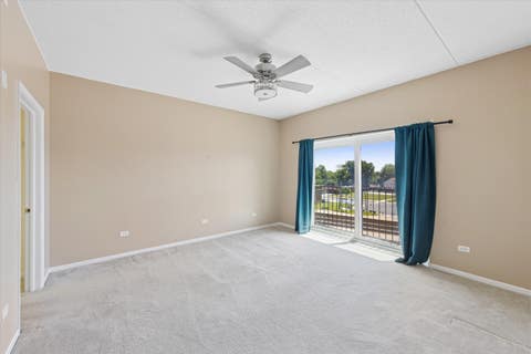 Tiny photo for 8822 BROOKFIELD Avenue #405, Brookfield, IL 60513 (MLS # 12668035)