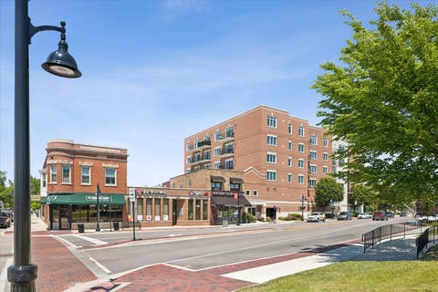 Tiny photo for 8822 BROOKFIELD Avenue #405, Brookfield, IL 60513 (MLS # 12668035)