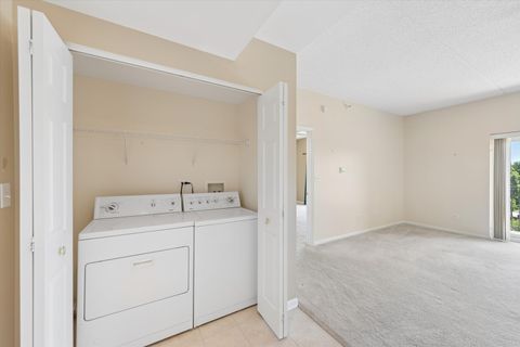 Tiny photo for 8822 BROOKFIELD Avenue #405, Brookfield, IL 60513 (MLS # 12668035)