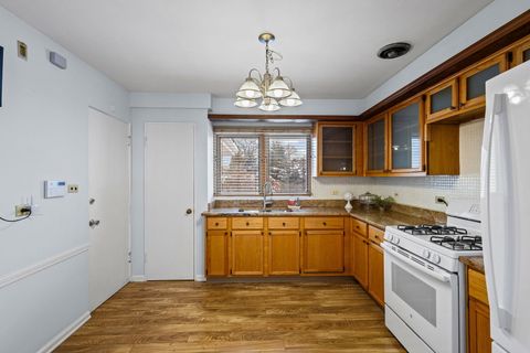 Tiny photo for 407 W North Avenue, Elmhurst, IL 60126 (MLS # 12525997)