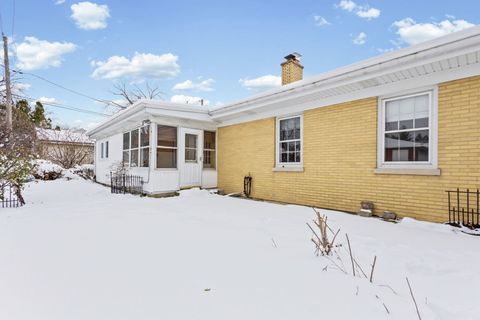 Tiny photo for 407 W North Avenue, Elmhurst, IL 60126 (MLS # 12525997)