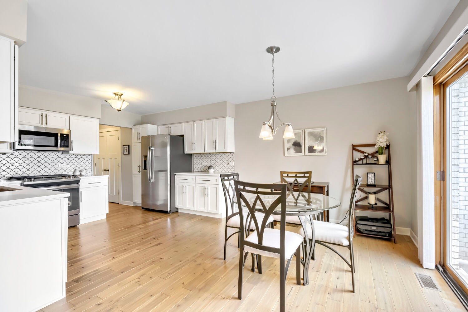 8833 Bluebird Drive