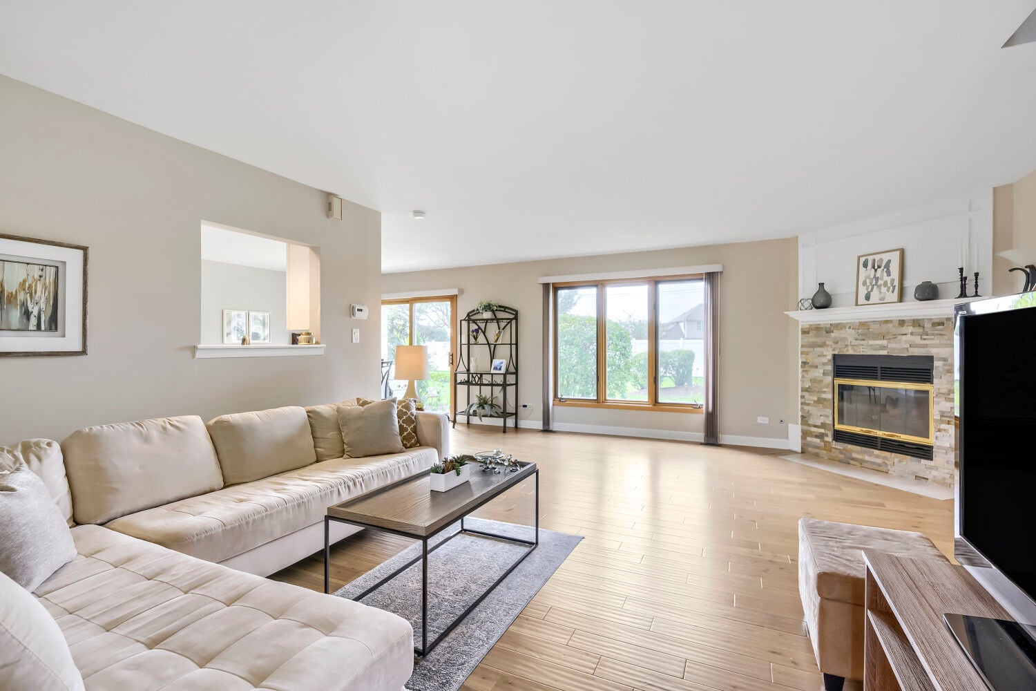 8833 Bluebird Drive