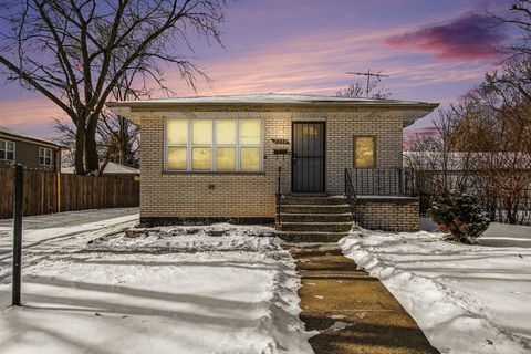 Tiny photo for 2938 173rd Place, Lansing, IL 60438 (MLS # 12557069)
